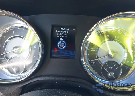 2012 Chrysler 300 из США, поврежденный, VIN 2C3CCAAG0CH138664